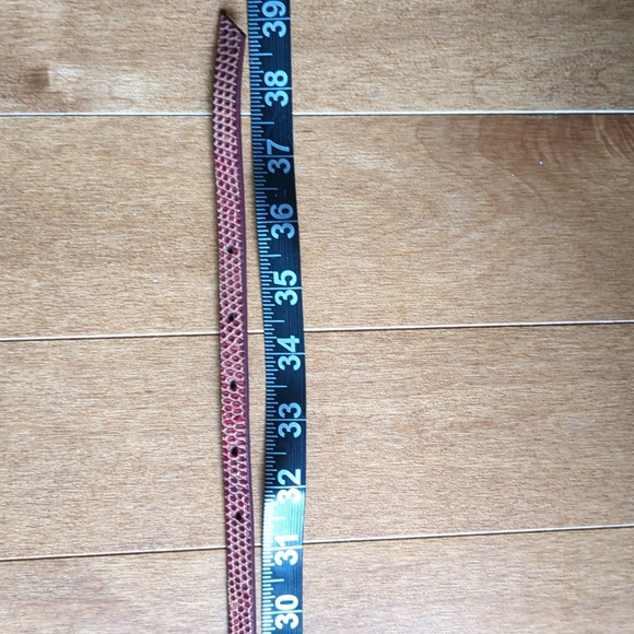 Snakeskin pattern red Ann Taylor Belt - Picture 4 of 4
